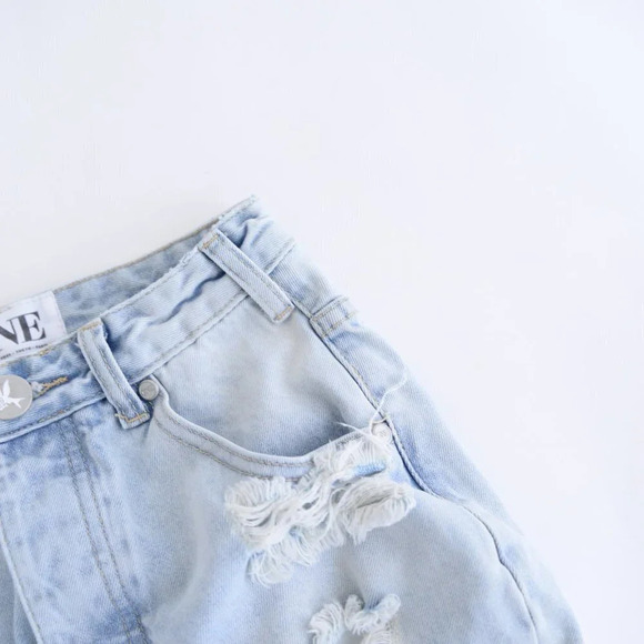 One Teaspoon Light Wash Distressed High Waist Long Rise  Fitted Mini Denim 24 - Picture 7 of 12